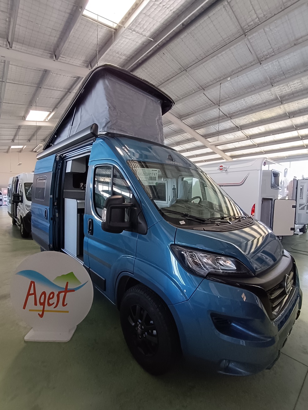 0000010645_fourgon_hymer_camper_vans_free_540_blue_evolution_fiat_2_2l_140cv_bva_20242.jpg