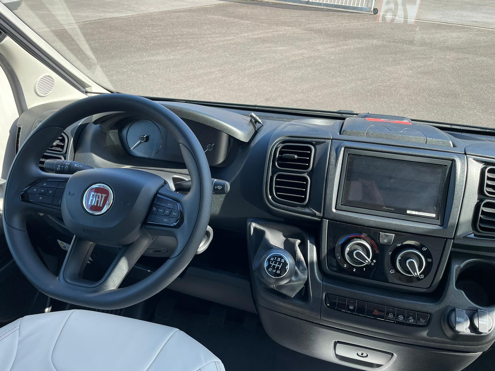 0000011378_fourgon_pilote_v540_toit_relevable_fiat_2_2l_140cv_202416.jpg
