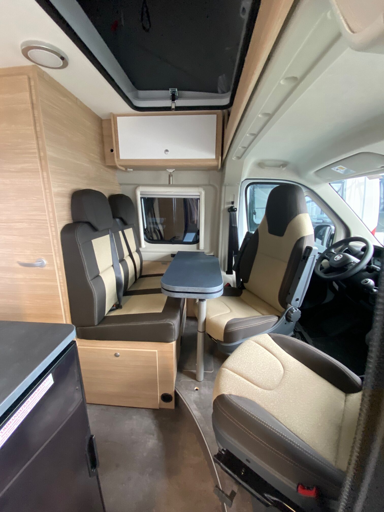 0000012036_fourgon_roadcar_r_540_toit_relevable_fiat_ducato_2_2l_140cv_20242.jpg