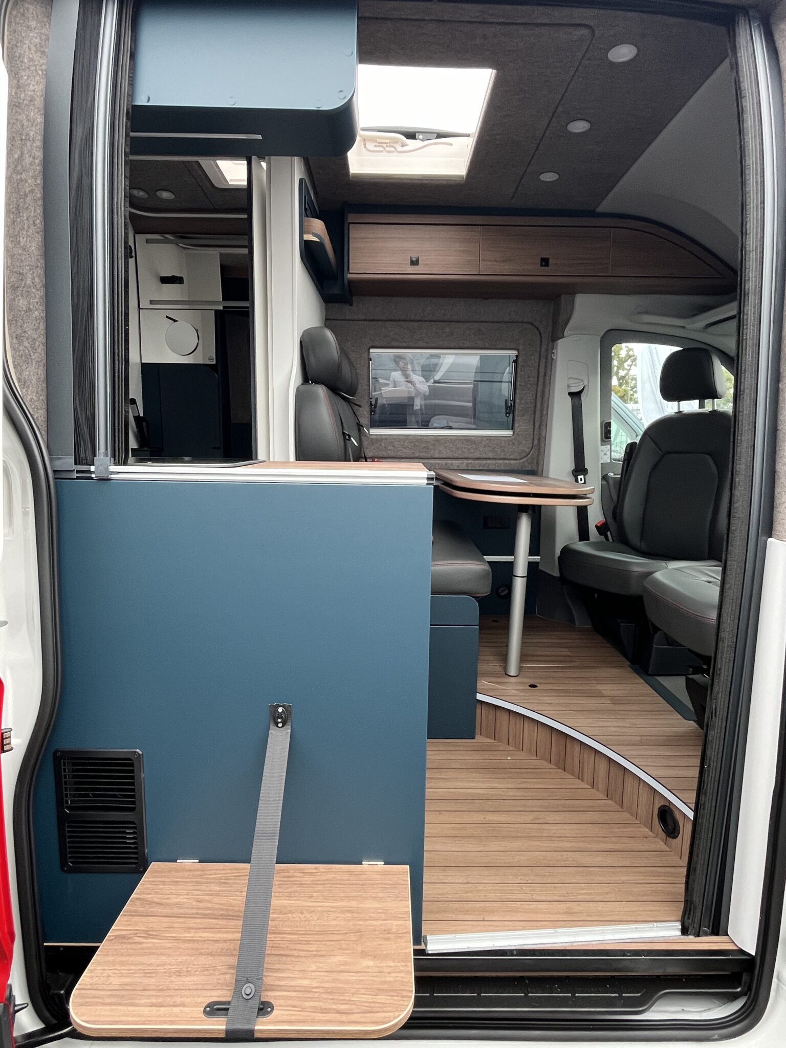 0000012477_fourgon_eriba_car_600_vw_crafter_2_0l_177cv_bva_20252.jpg
