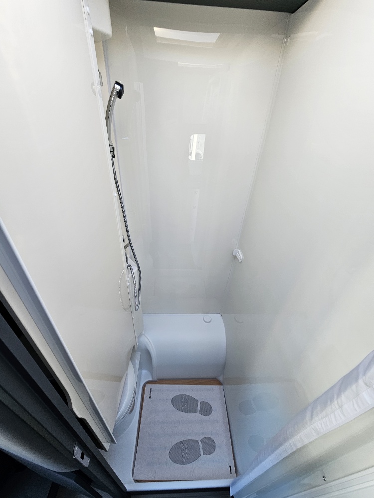 0000012674_profile_laika_kosmo_l105_fiat_ducato_2_2l_140cv_20257.jpg