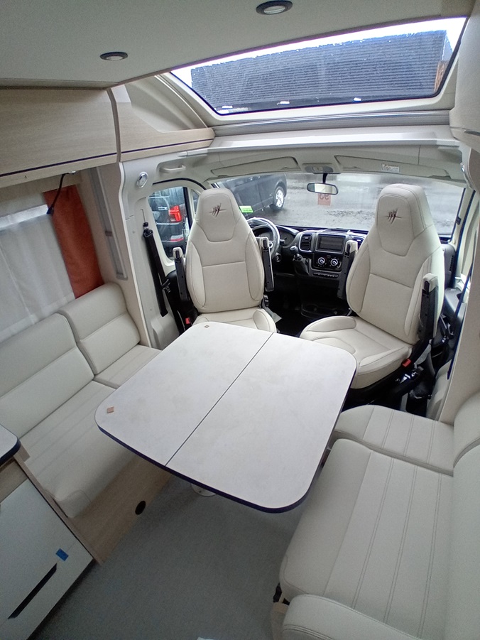 0000012678_profile_rapido_696_f_fiat_ducato_2_2l_140cv_20251.jpg