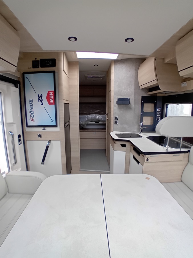 0000012678_profile_rapido_696_f_fiat_ducato_2_2l_140cv_20252.jpg