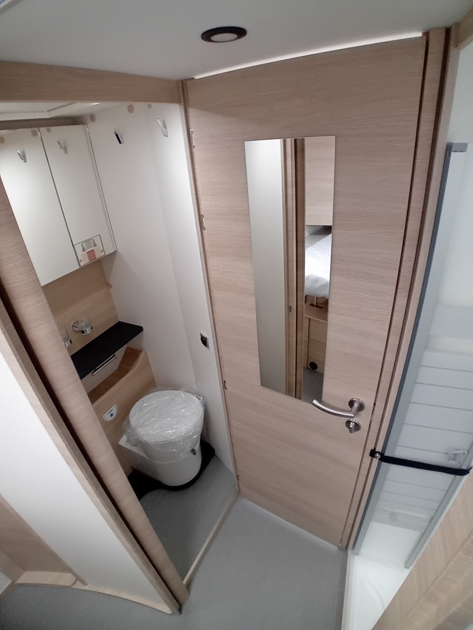 0000012678_profile_rapido_696_f_fiat_ducato_2_2l_140cv_20254.jpg