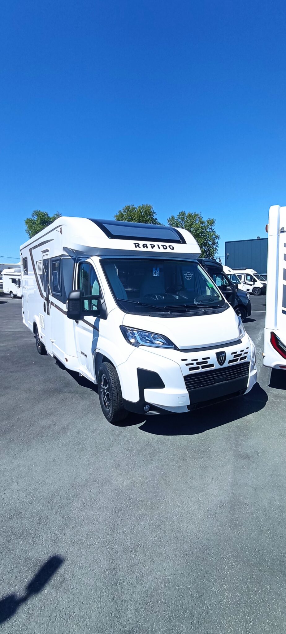 0000012700_profile_rapido_666_f_fiat_ducato_2_2l_140_bva_20251.jpg