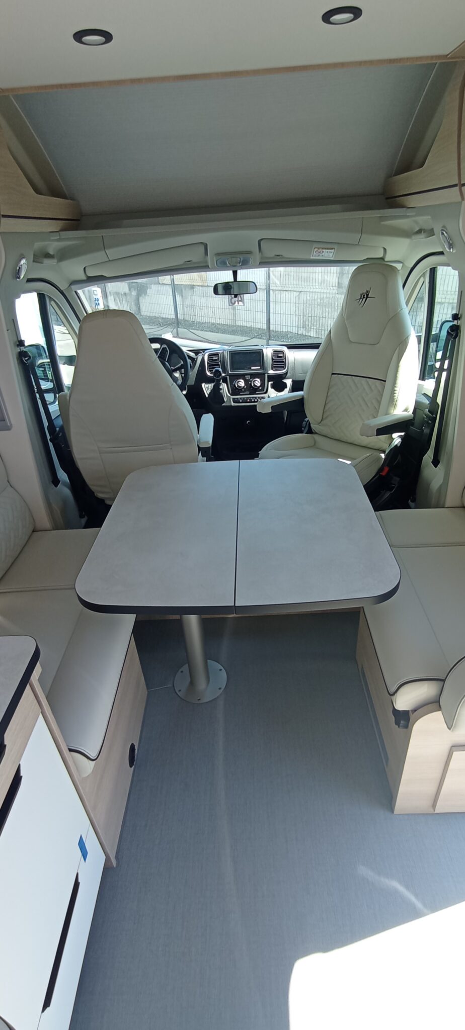 0000012700_profile_rapido_666_f_fiat_ducato_2_2l_140_bva_20253.jpg