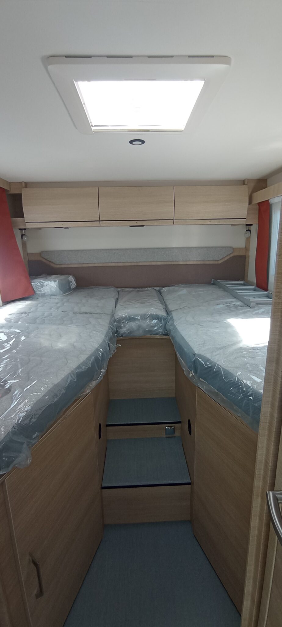 0000012700_profile_rapido_666_f_fiat_ducato_2_2l_140_bva_20256.jpg