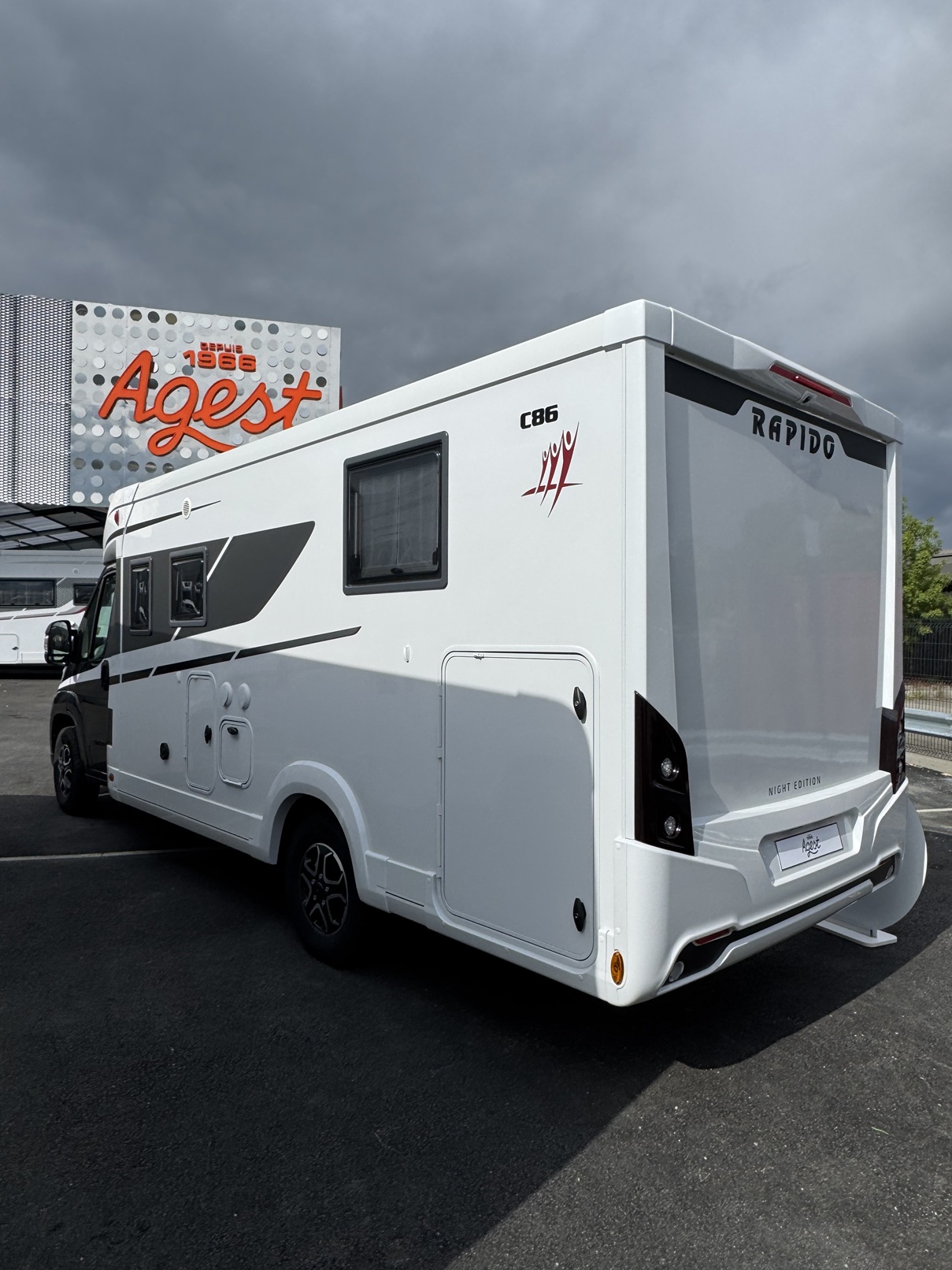 0000012706_profile_rapido_c_86_night_edition_peugeot_2_2l_140_cv_bva_20255.jpg