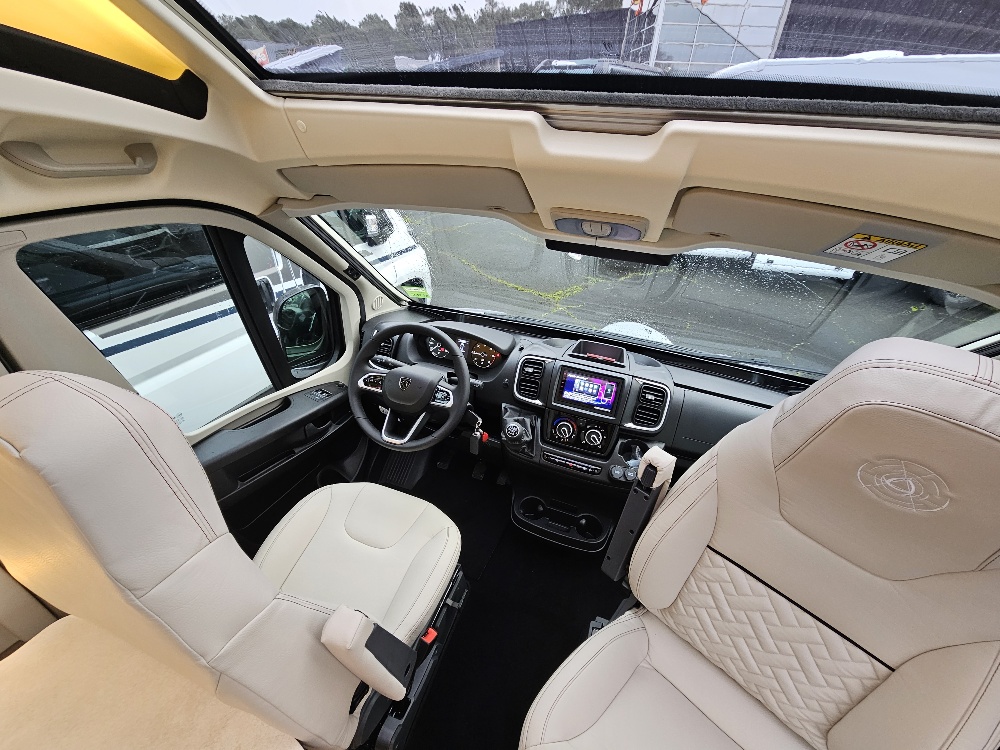 0000012733_fourgon_campereve_magellan_643_saphir_peugeot_2_2l_140cv_20254.jpg
