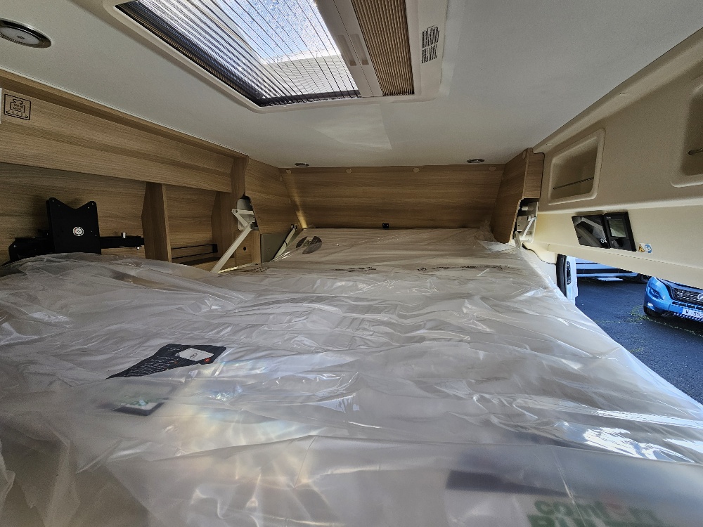 0000012750_fourgon_campereve_family_van_peugeot_2_2l_140cv_bva_202512.jpg