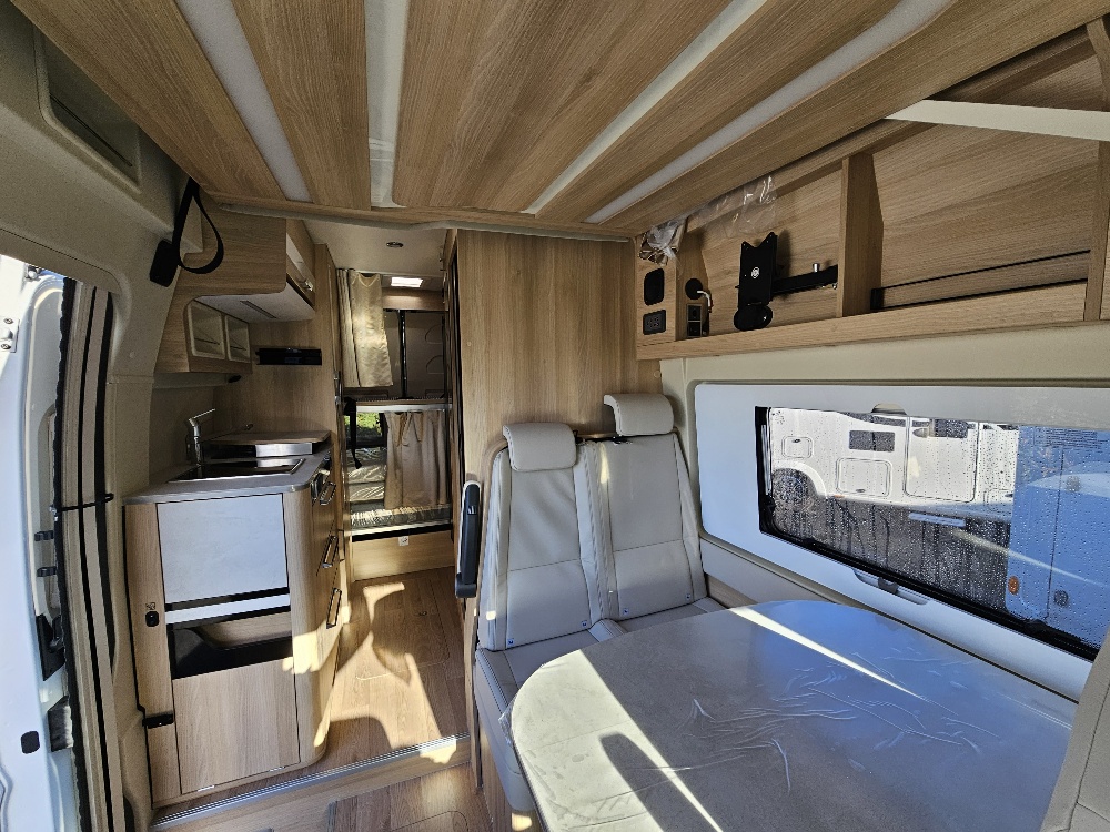 0000012750_fourgon_campereve_family_van_peugeot_2_2l_140cv_bva_20256.jpg