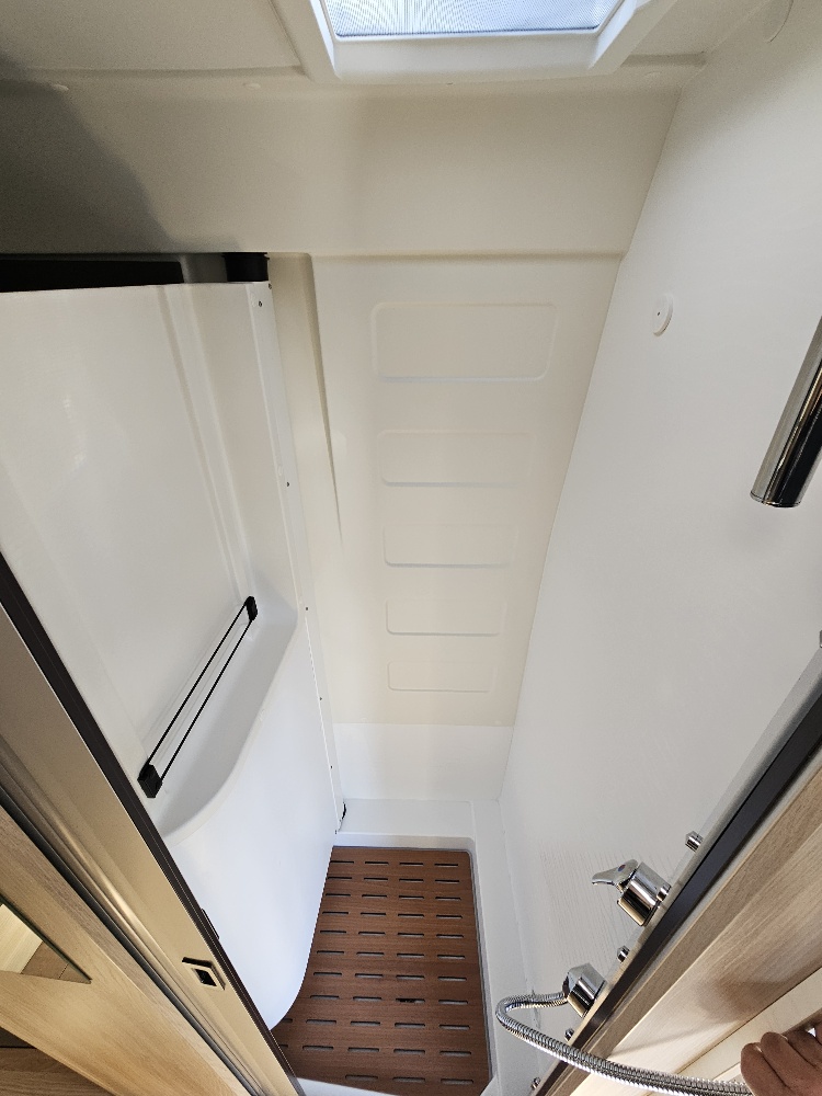 0000012750_fourgon_campereve_family_van_peugeot_2_2l_140cv_bva_20259.jpg