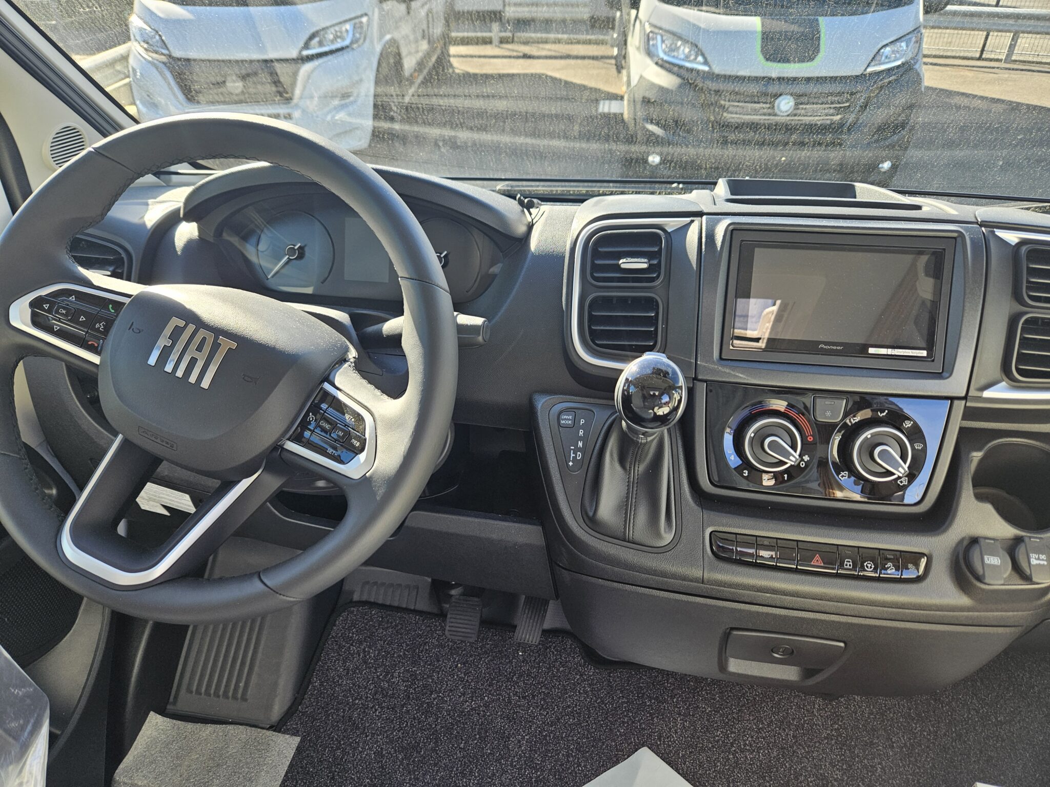 0000012971_fourgon_pilote_v600g_evidence_fiat_ducato_2_2l_140cv_20257.jpg