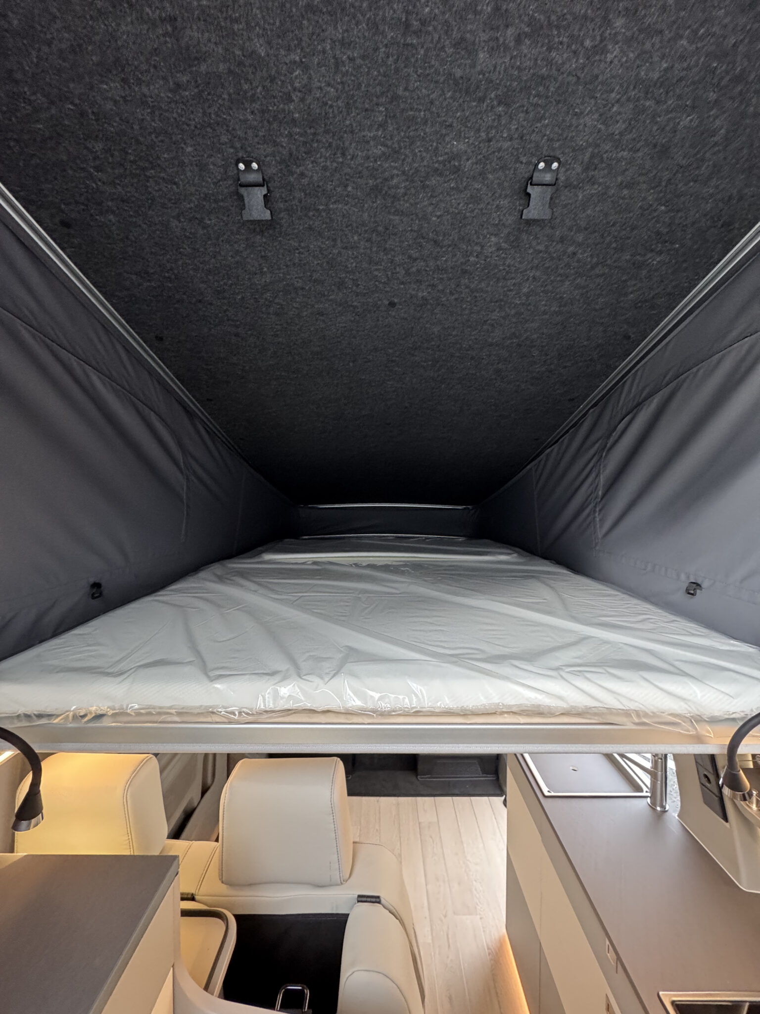 0000012982_van_westfalia_kelsey_ford_2_0l_170cv_bva_202512.jpg