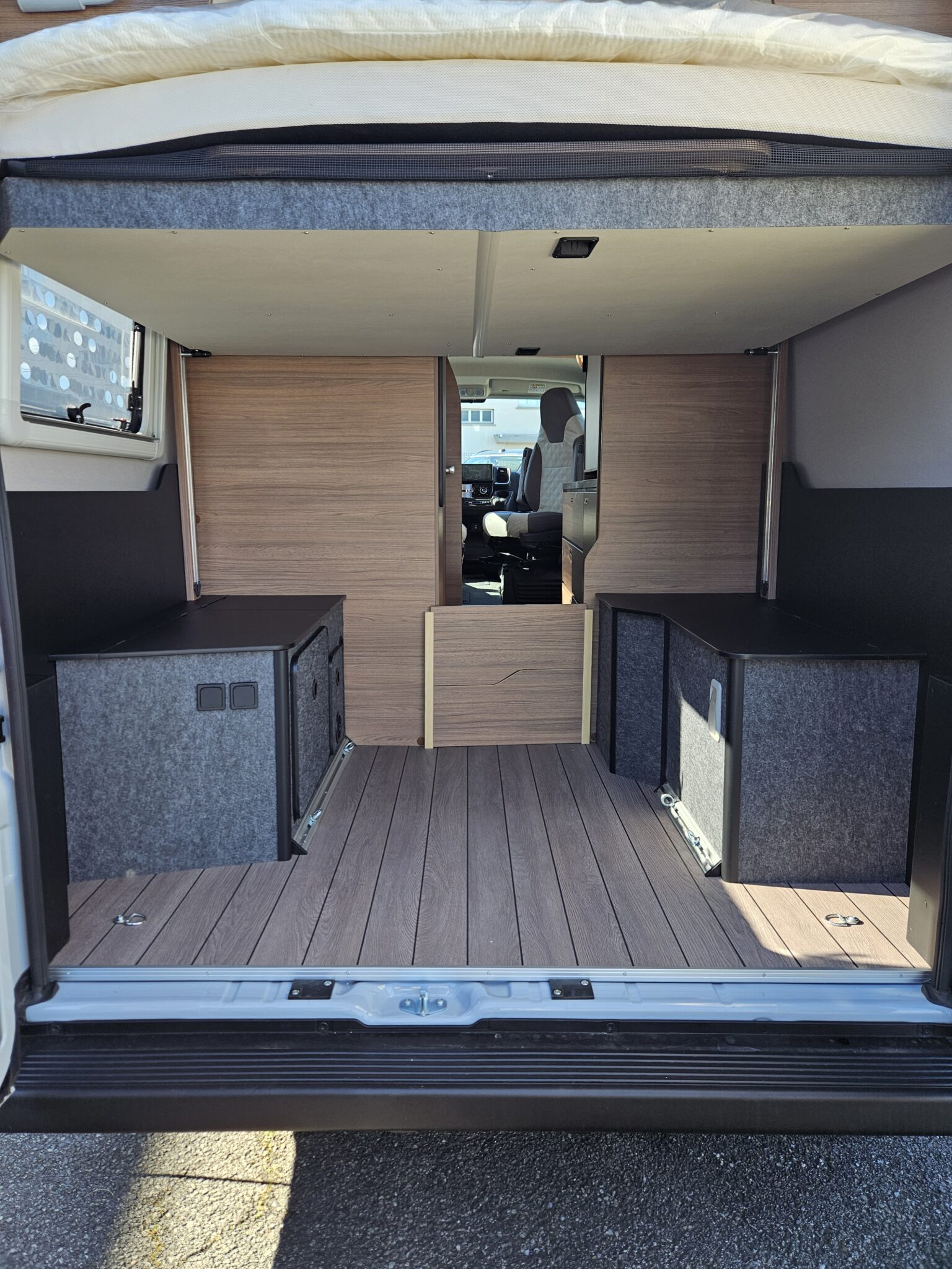 0000013081_fourgon_knaus_boxlife_600mq__platinium__fiat_2_2l_140cv_bva_202513.jpg