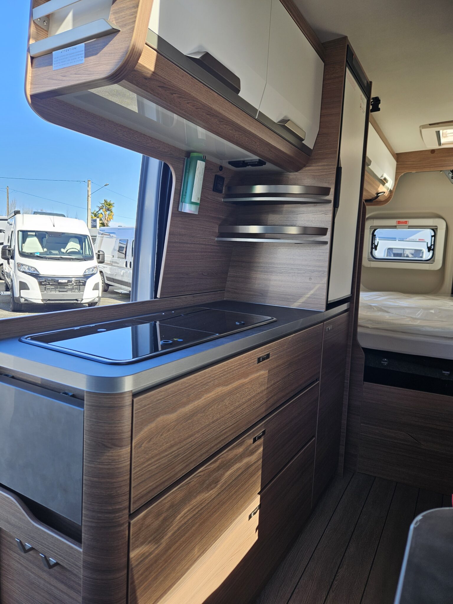 0000013081_fourgon_knaus_boxlife_600mq__platinium__fiat_2_2l_140cv_bva_202517.jpg