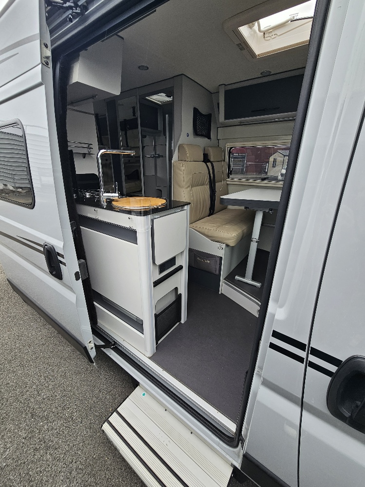 0000000135_fourgon_font_vendome_leadervan_duo_fiat_2_3l_140cv_20211.jpg