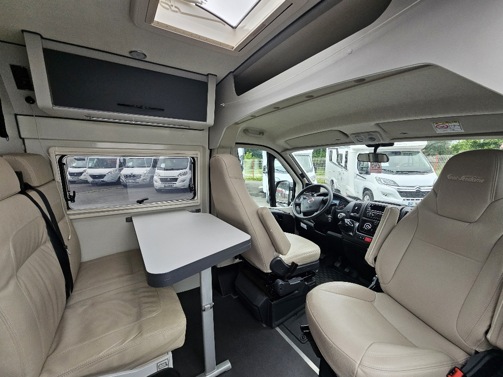 0000000135_fourgon_font_vendome_leadervan_duo_fiat_2_3l_140cv_20218.jpg