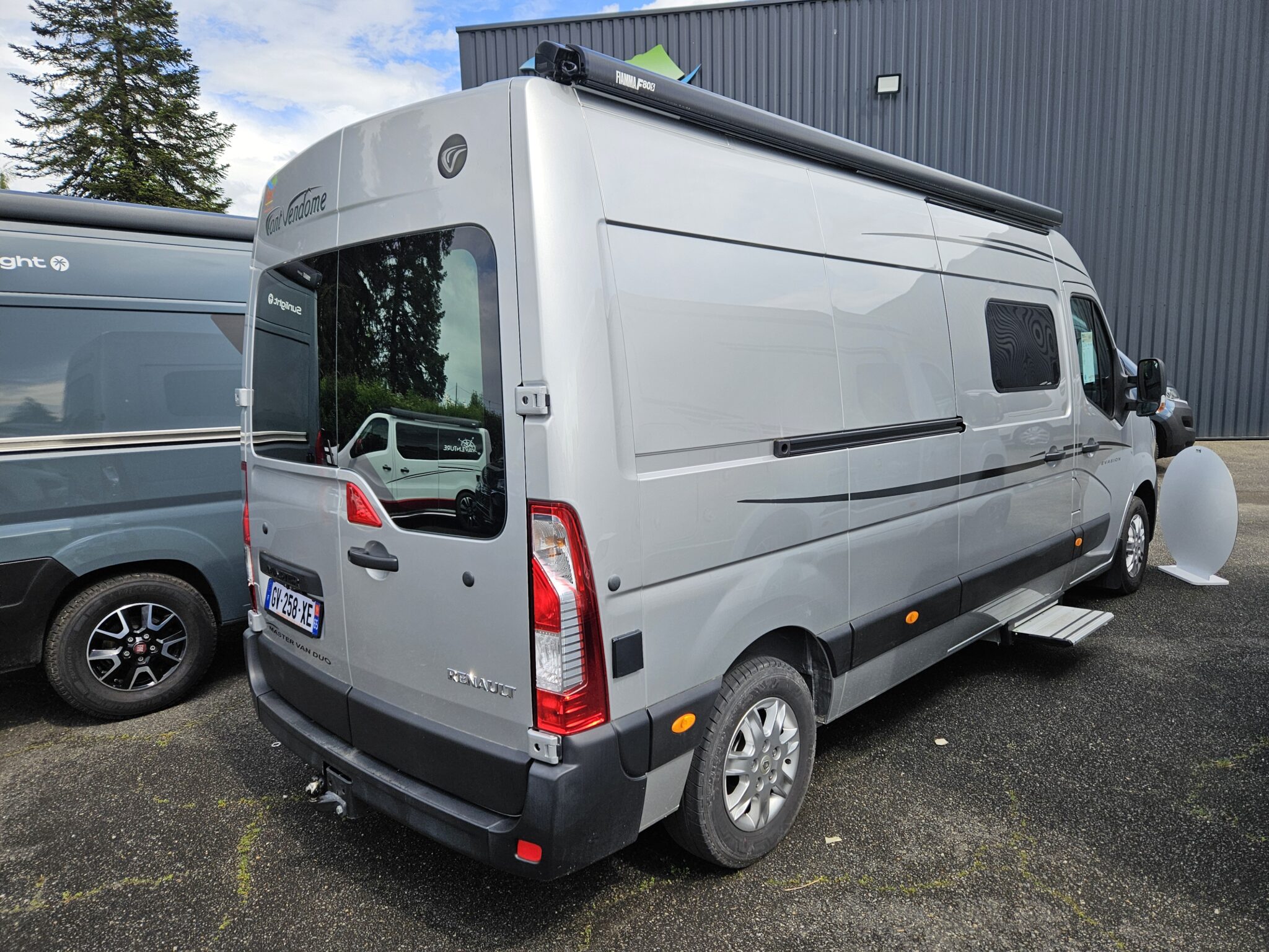 0000009763_fourgon_font_vendome_mastervan_duo_renault_master_2_3l_135cv_202211.jpg