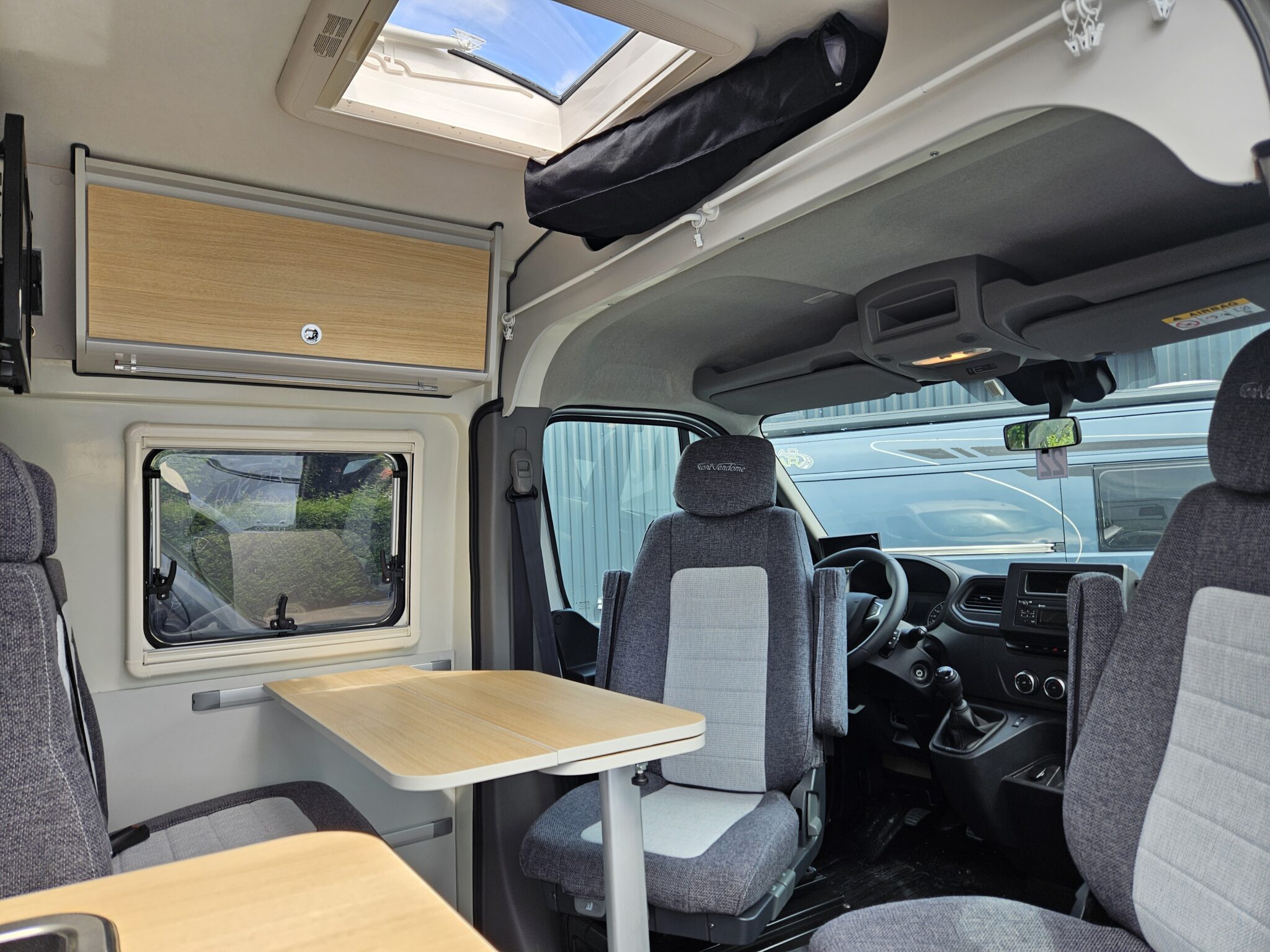 0000009763_fourgon_font_vendome_mastervan_duo_renault_master_2_3l_135cv_20229.jpg