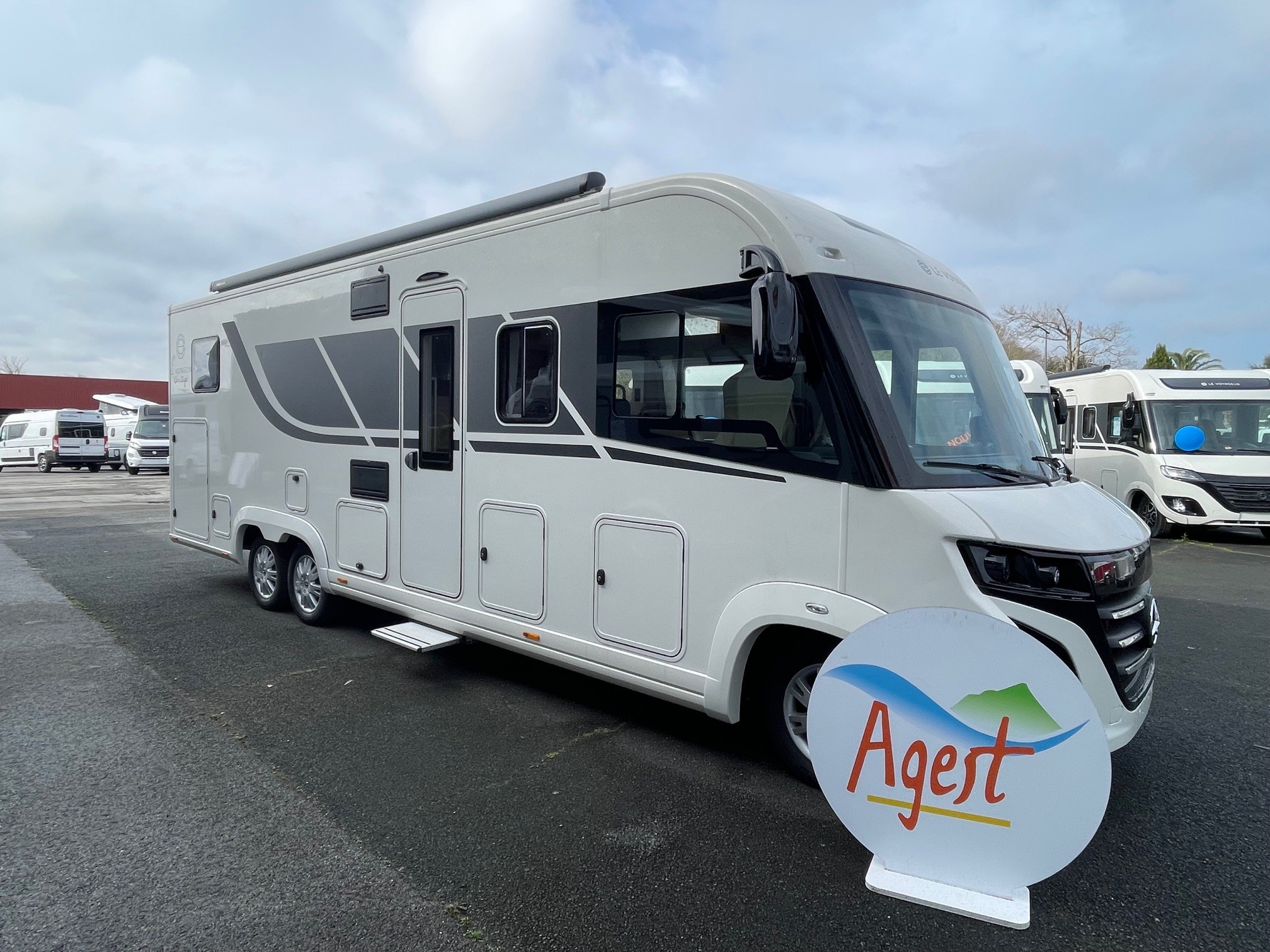 0000011262_integral_le_voyageur_8_7_gjf_heritage_mercedes_sprinter_170cv_20242.jpg