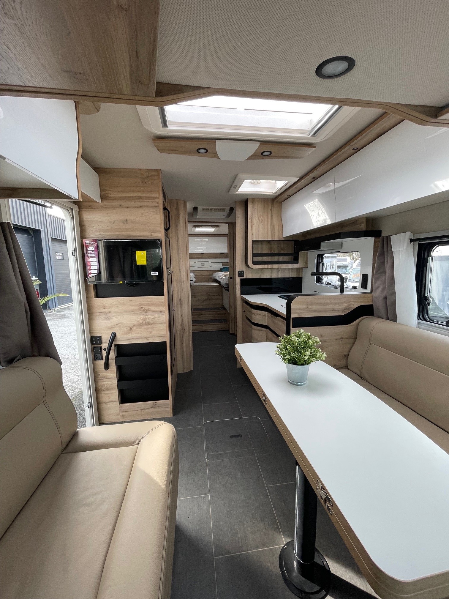 0000011262_integral_le_voyageur_8_7_gjf_heritage_mercedes_sprinter_170cv_20245.jpg