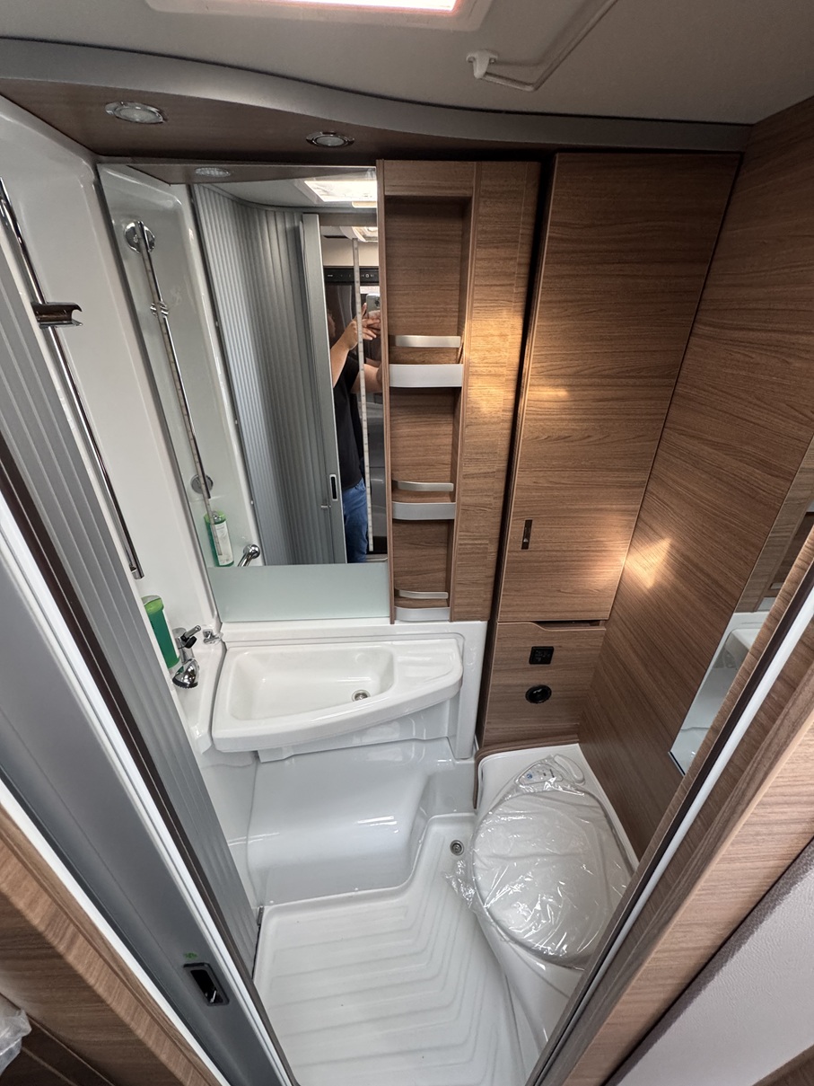 0000011586_profile_knaus_van_ti_vw_640_meg_vansati_vw_crafter_2_0l_177cv_20247.jpg