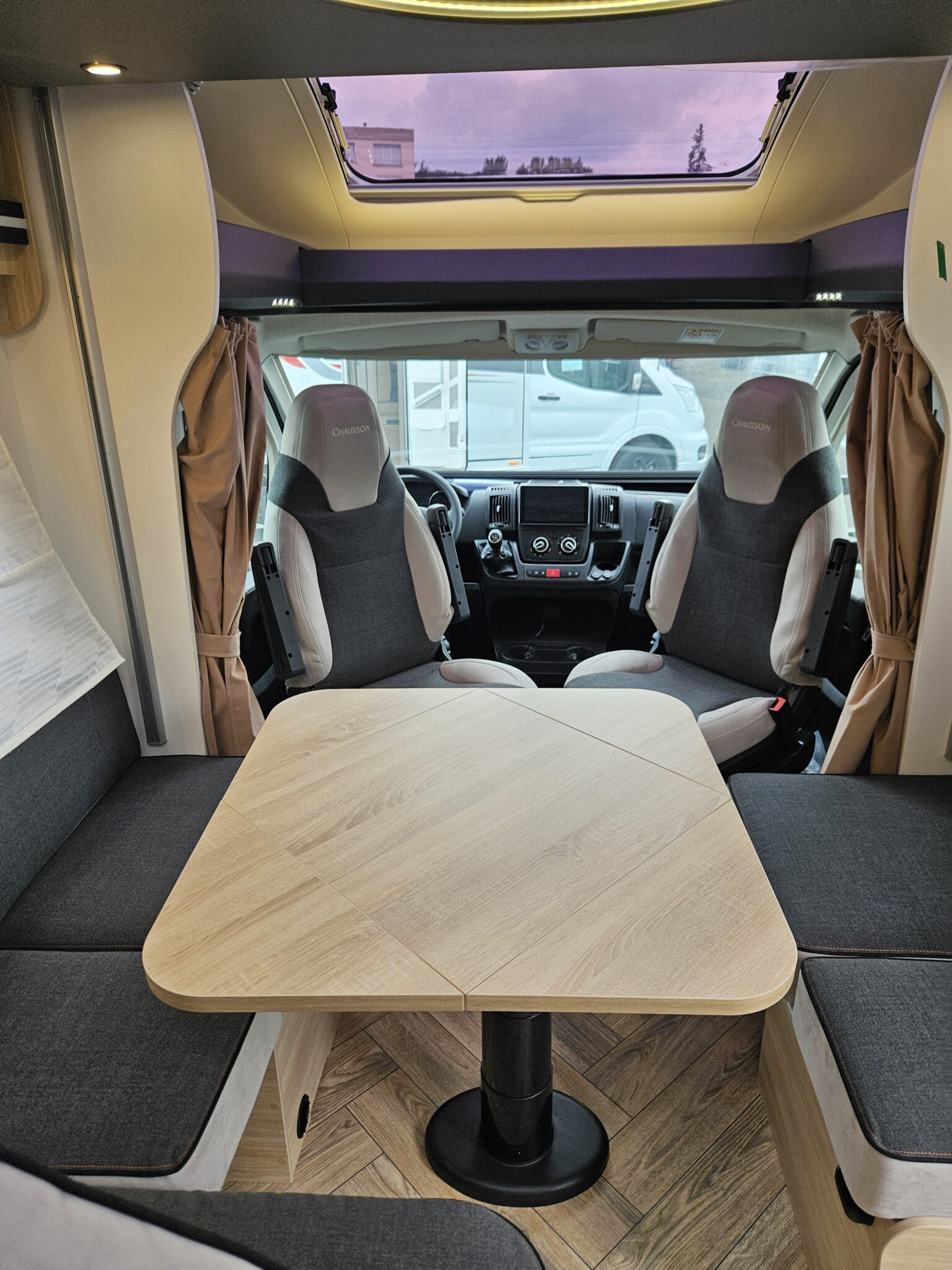0000011671_profile_chausson_724_etape_line_peugeot_2_2l_140cv_20246.jpg