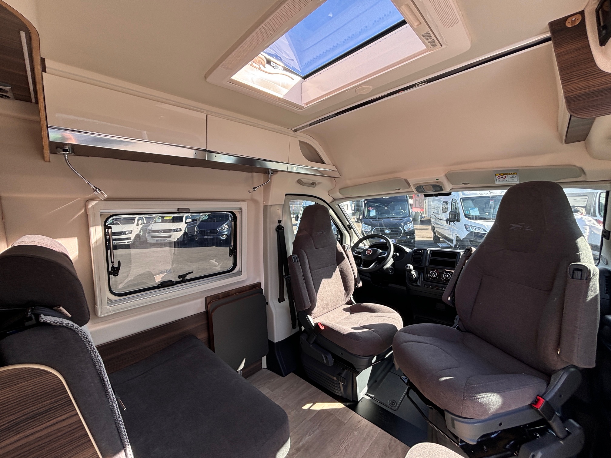 0000012307_fourgon_laika_ecovip_600_fiat_ducato_2_2l_140cv_20242.jpg
