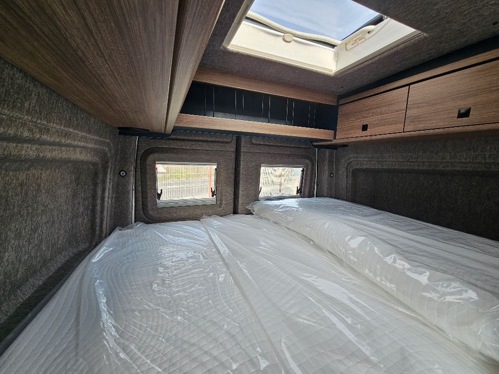0000012480_fourgon_eriba_car_600_vw_crafter_2_0l_177cv_bva_20259.jpg