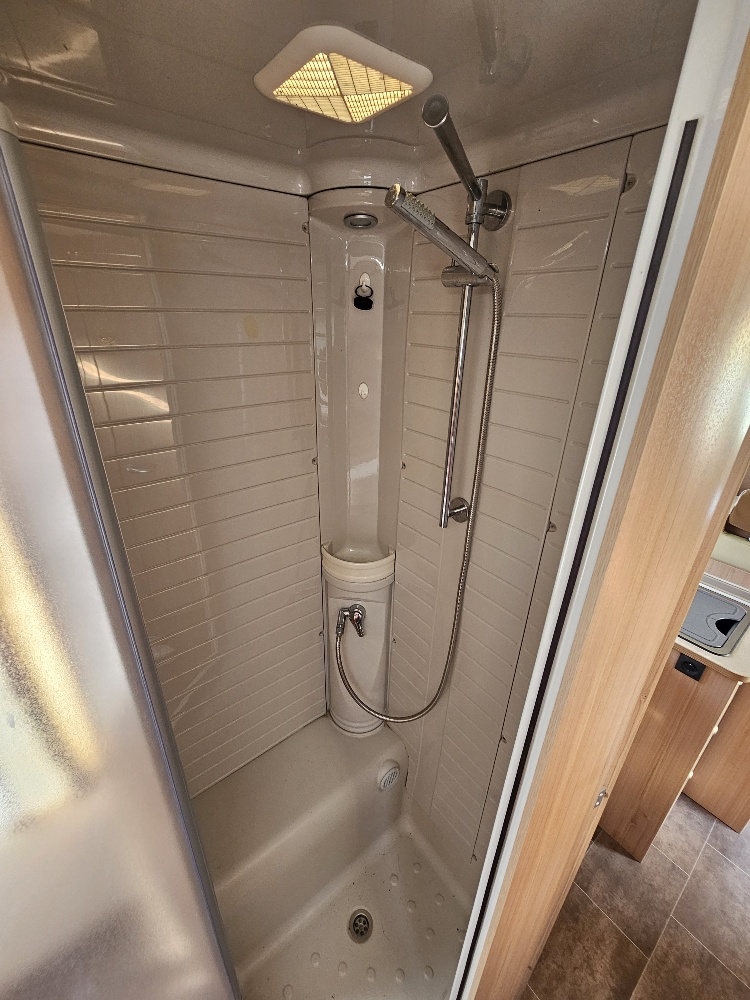 0000013677_profile_burstner_ixeo_it_734_fiat_ducato_2_3l_130cv_20127.jpg