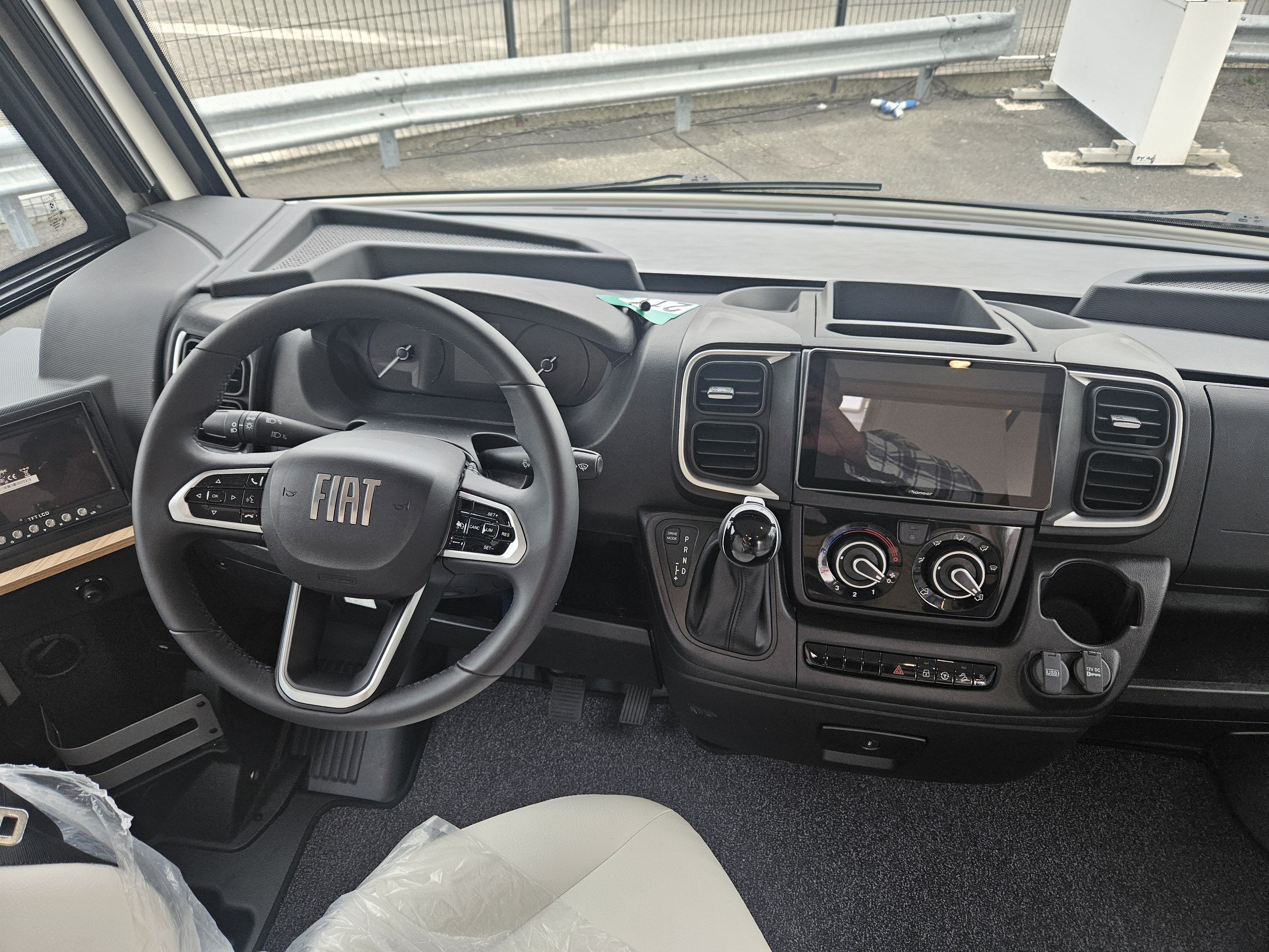 CAMPING CAR PILOTE G740 FC EVIDENCE