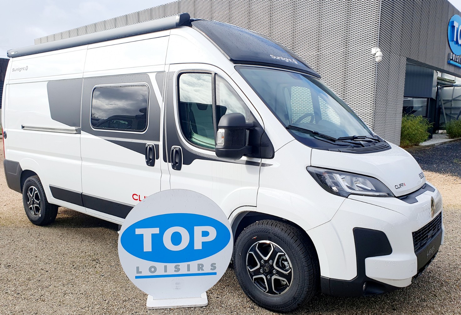 FOURGON SUNLIGHT CLIFF 600 X