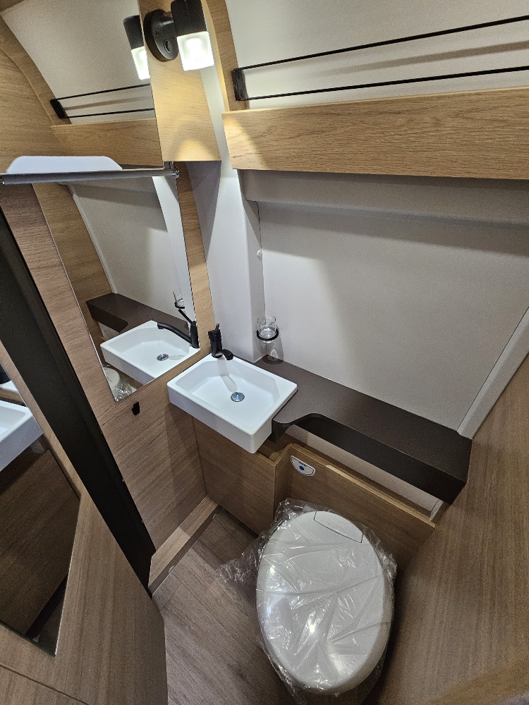 FOURGON CAMPEREVE MAGELLAN 643 SAPHIR