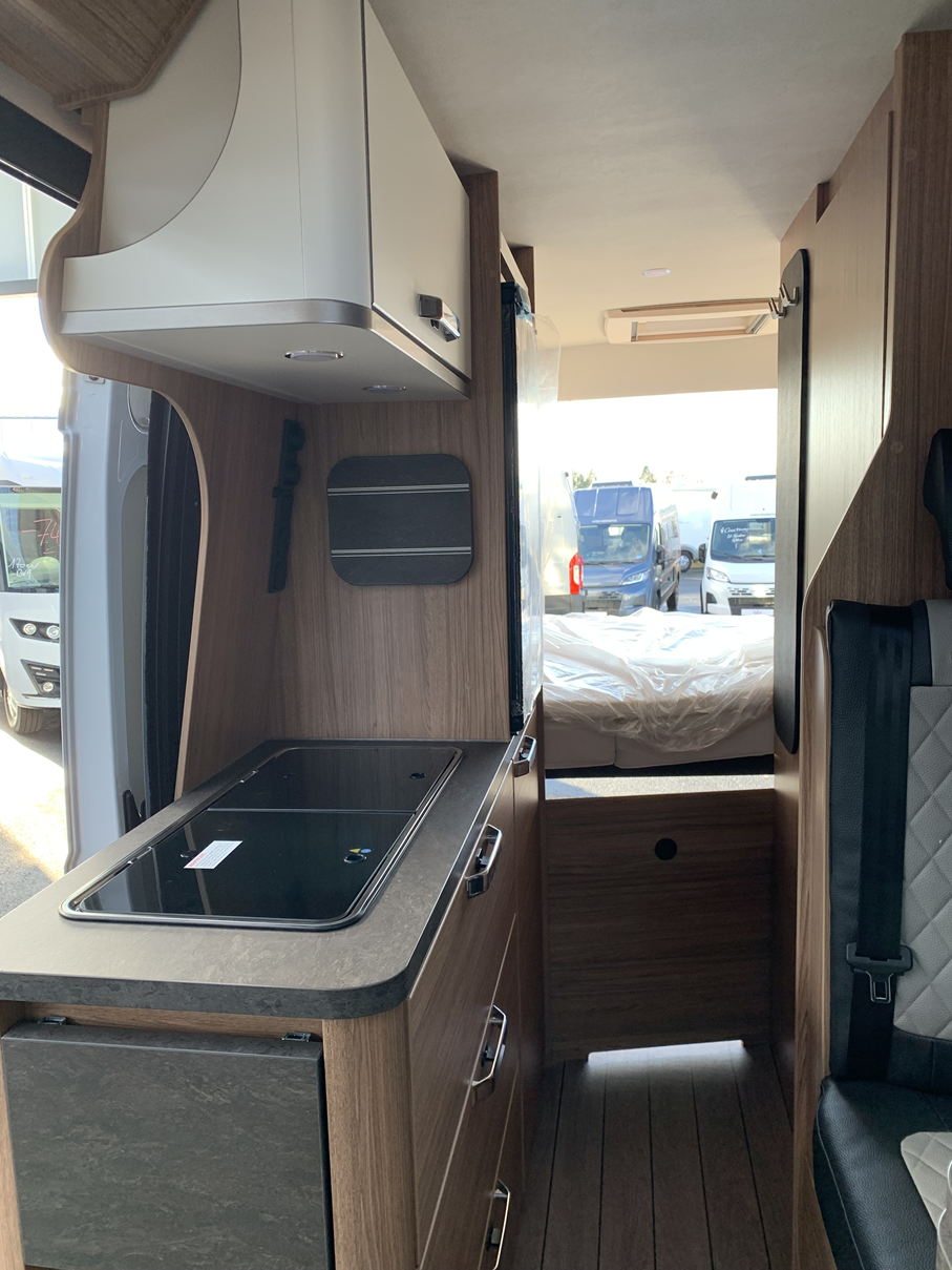 FOURGON WEINSBERG CARABUS 600MQ [FIRE]