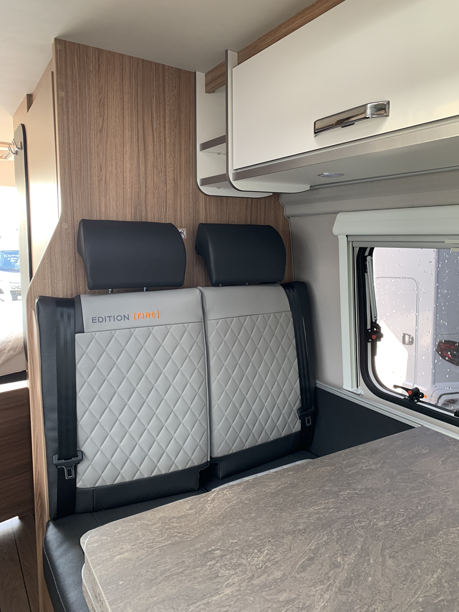 FOURGON WEINSBERG CARABUS 600MQ [FIRE]