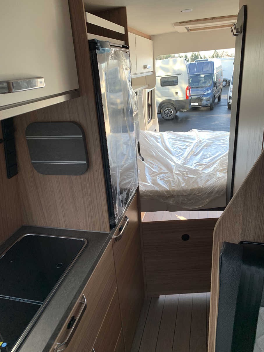 FOURGON WEINSBERG CARABUS 600MQ [FIRE]