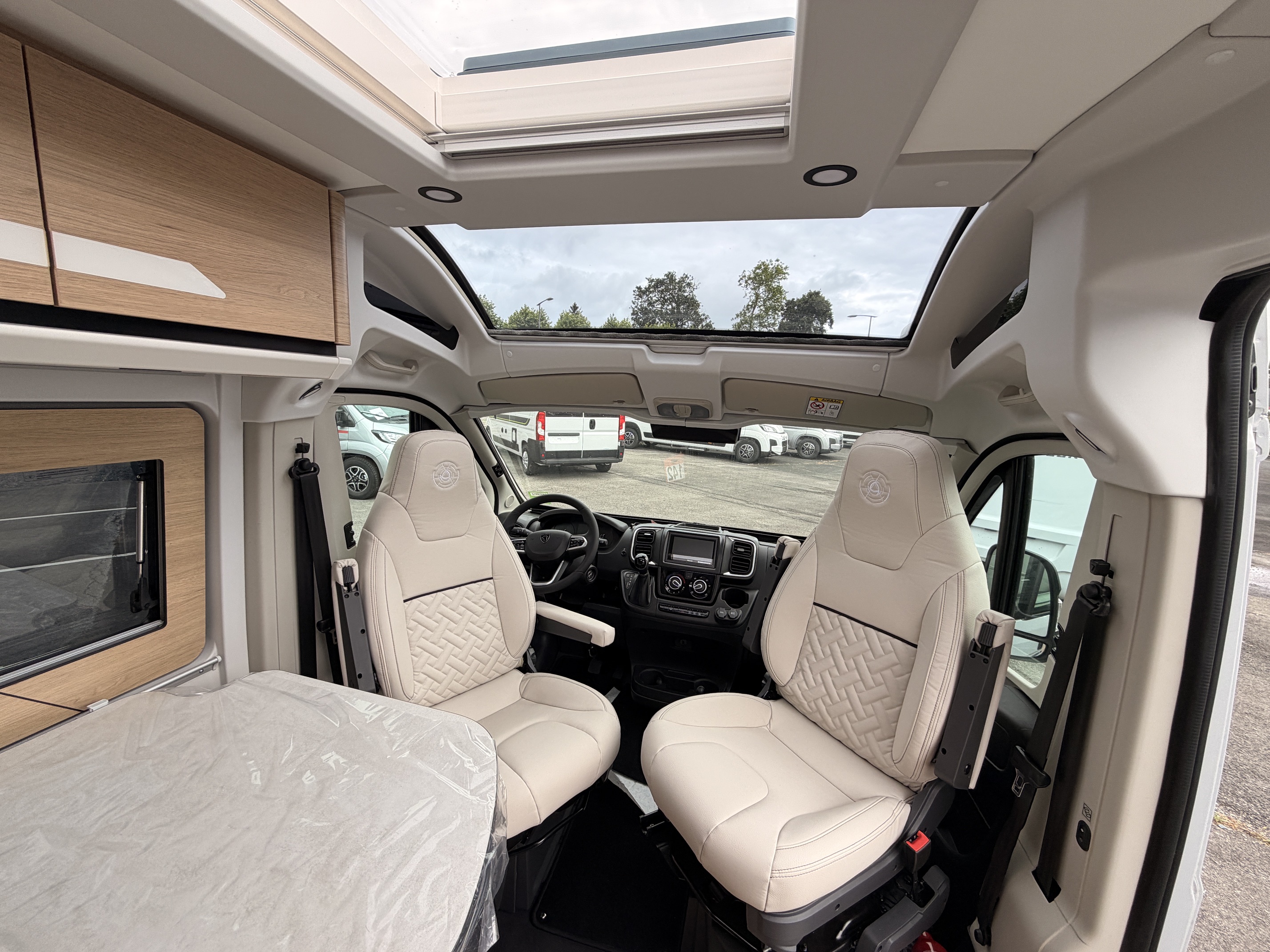 FOURGON CAMPEREVE MAGELLAN 643 SAPHIR