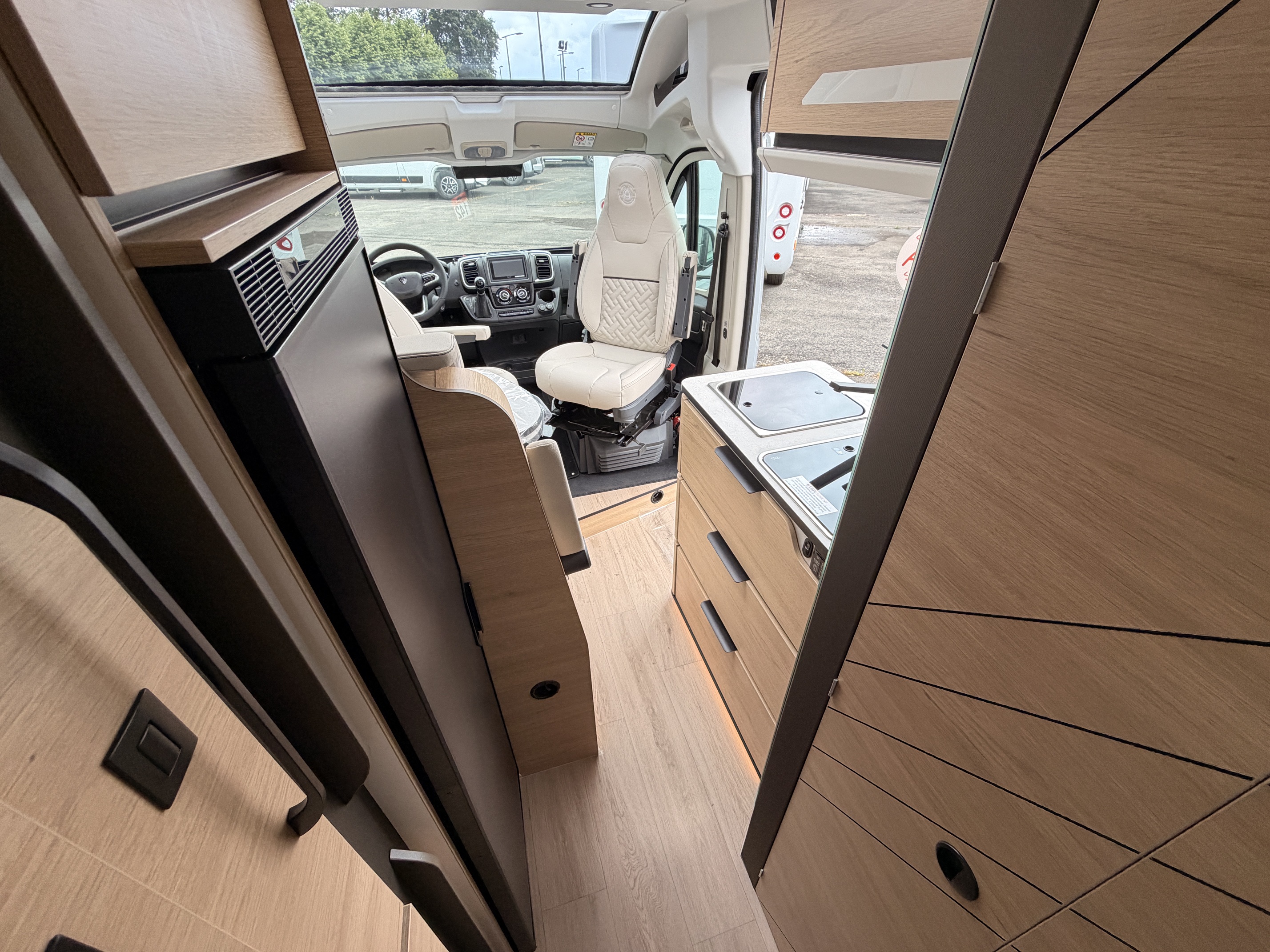 FOURGON CAMPEREVE MAGELLAN 643 SAPHIR