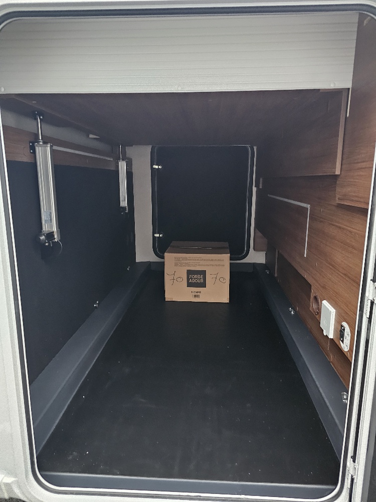 CAMPING CAR FLEURETTE DISCOVER 75LMF WELLNESS