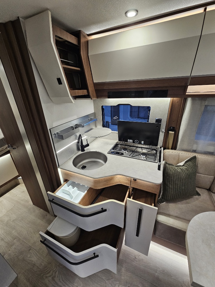 CAMPING CAR FLEURETTE DISCOVER 75LMF WELLNESS