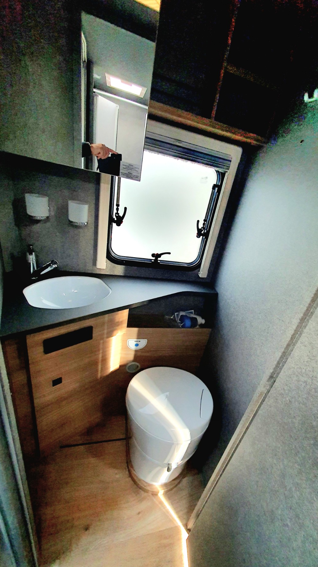 CAMPING CAR DETHLEFFS TREND T7057 DBL