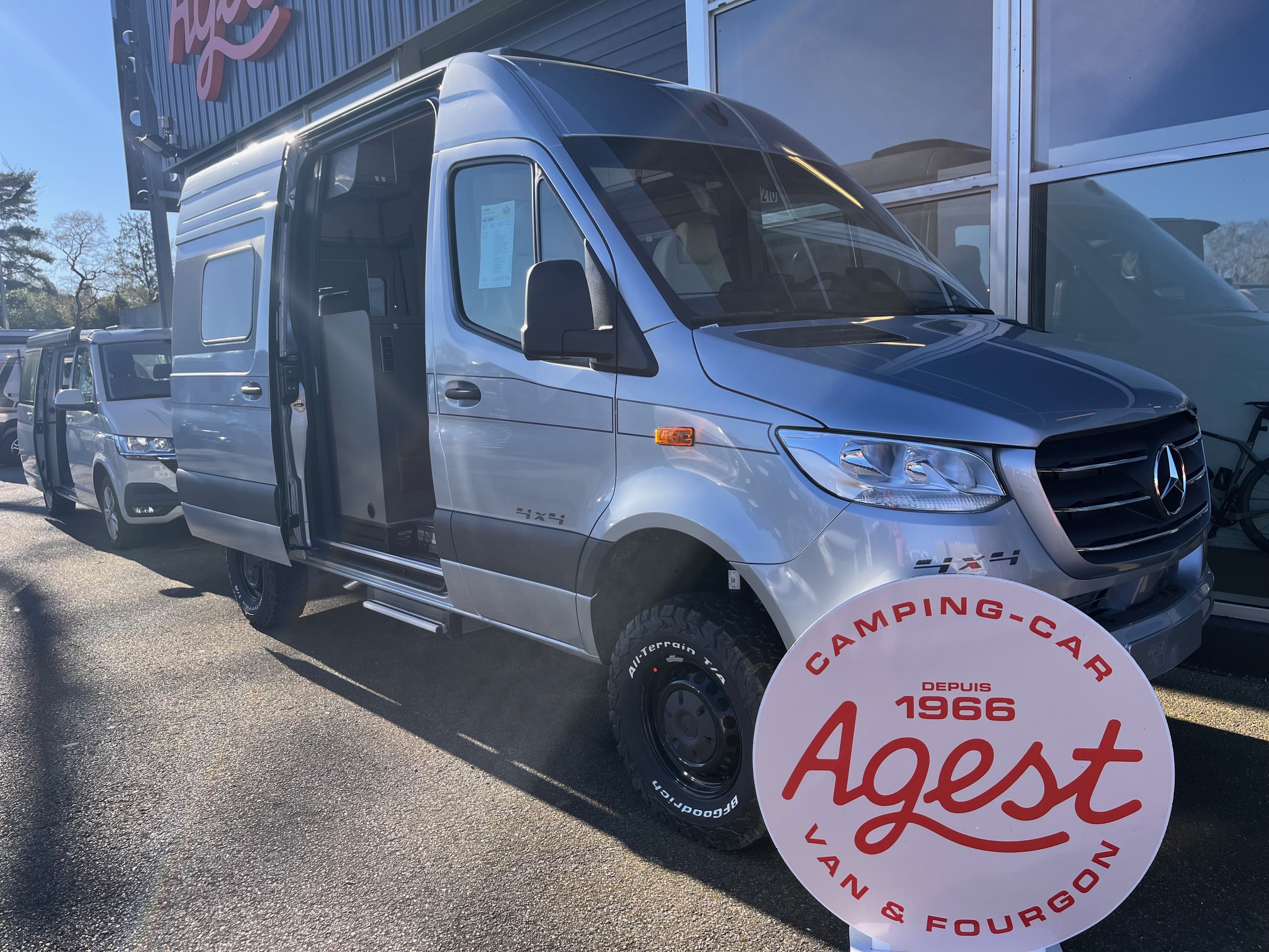 FOURGON HYMER CAMPER VANS GRAND CANYON S