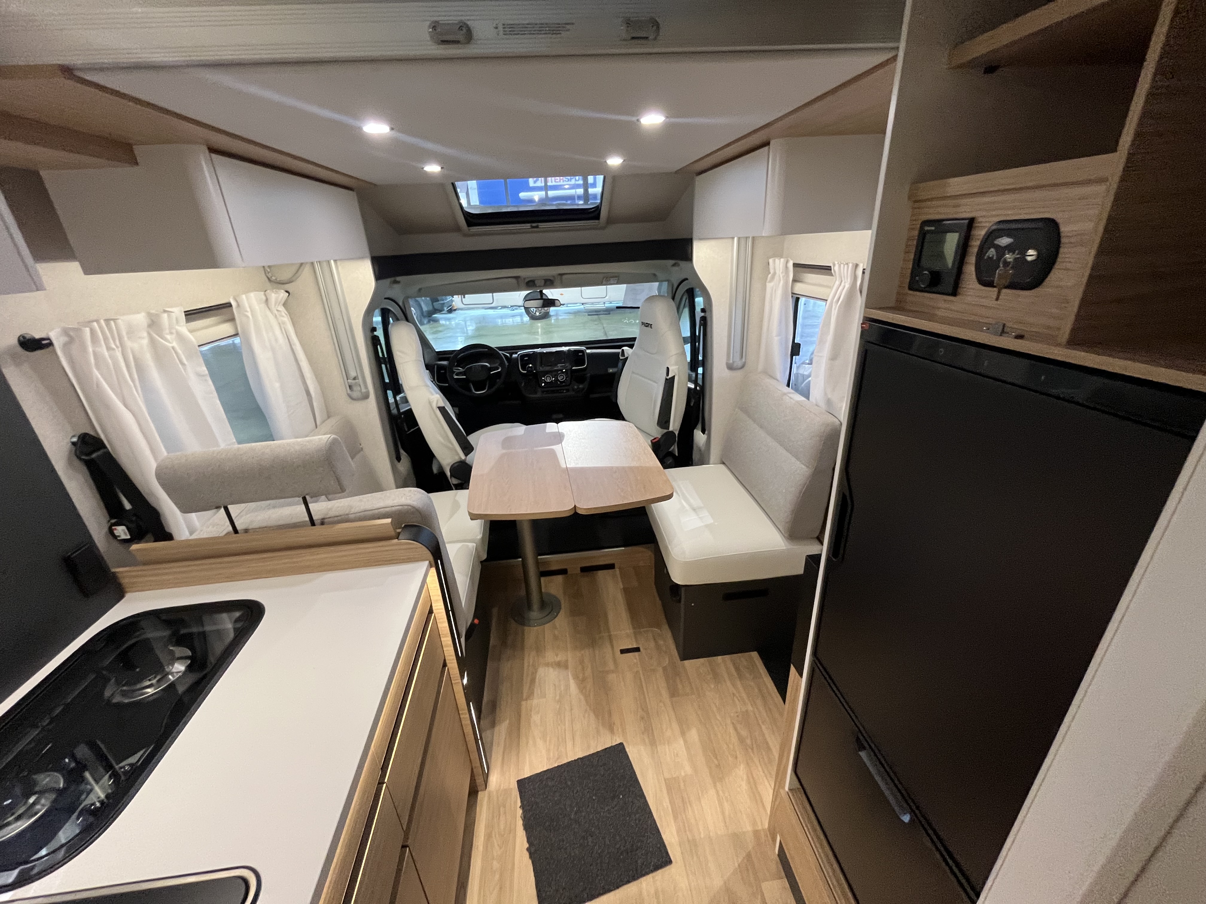 CAMPING CAR PILOTE P740 FC EVIDENCE