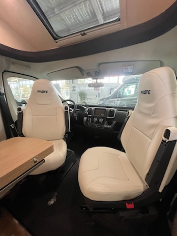 CAMPING CAR PILOTE P740 FC EVIDENCE