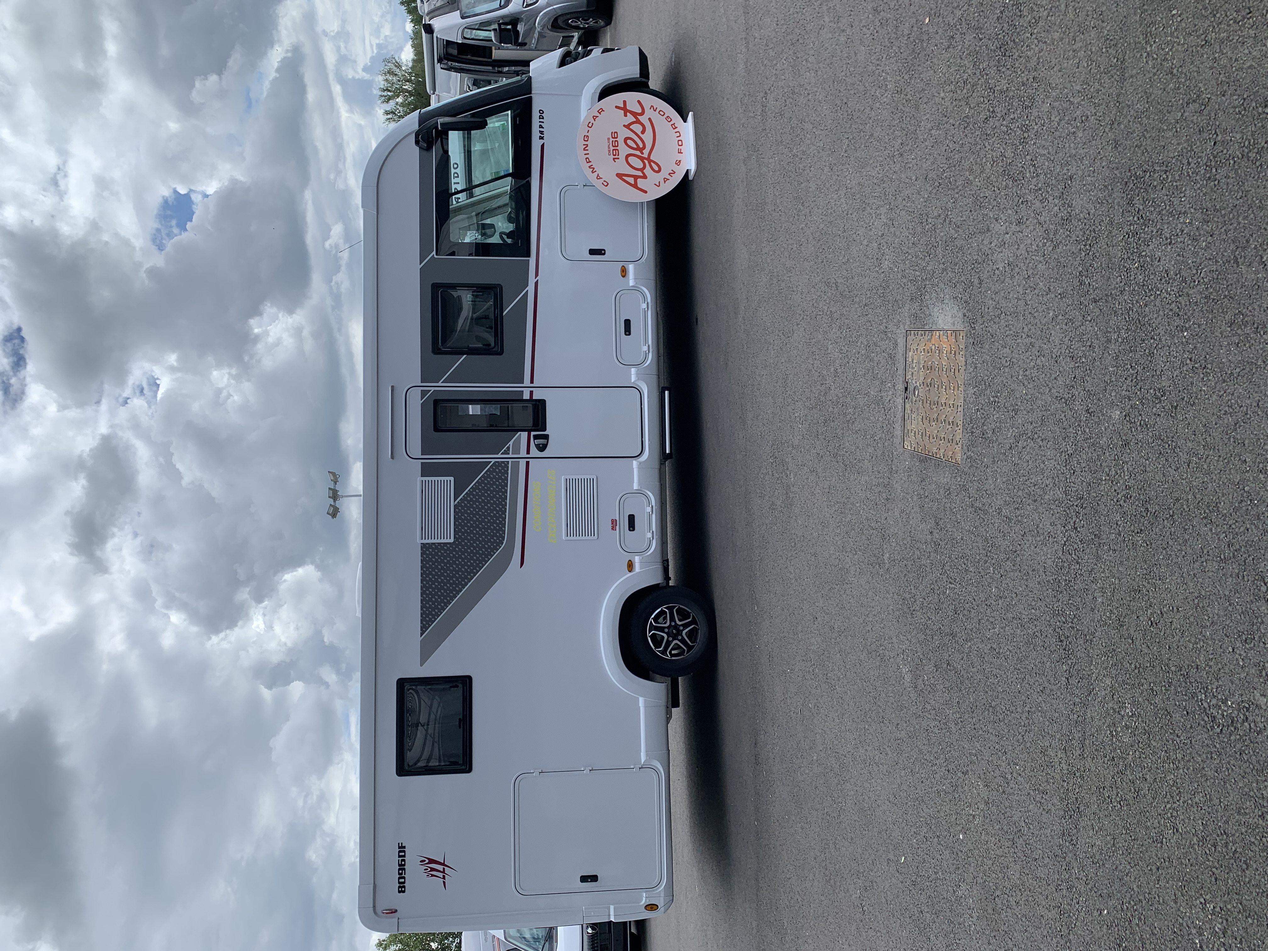 CAMPING CAR RAPIDO 8096 DF