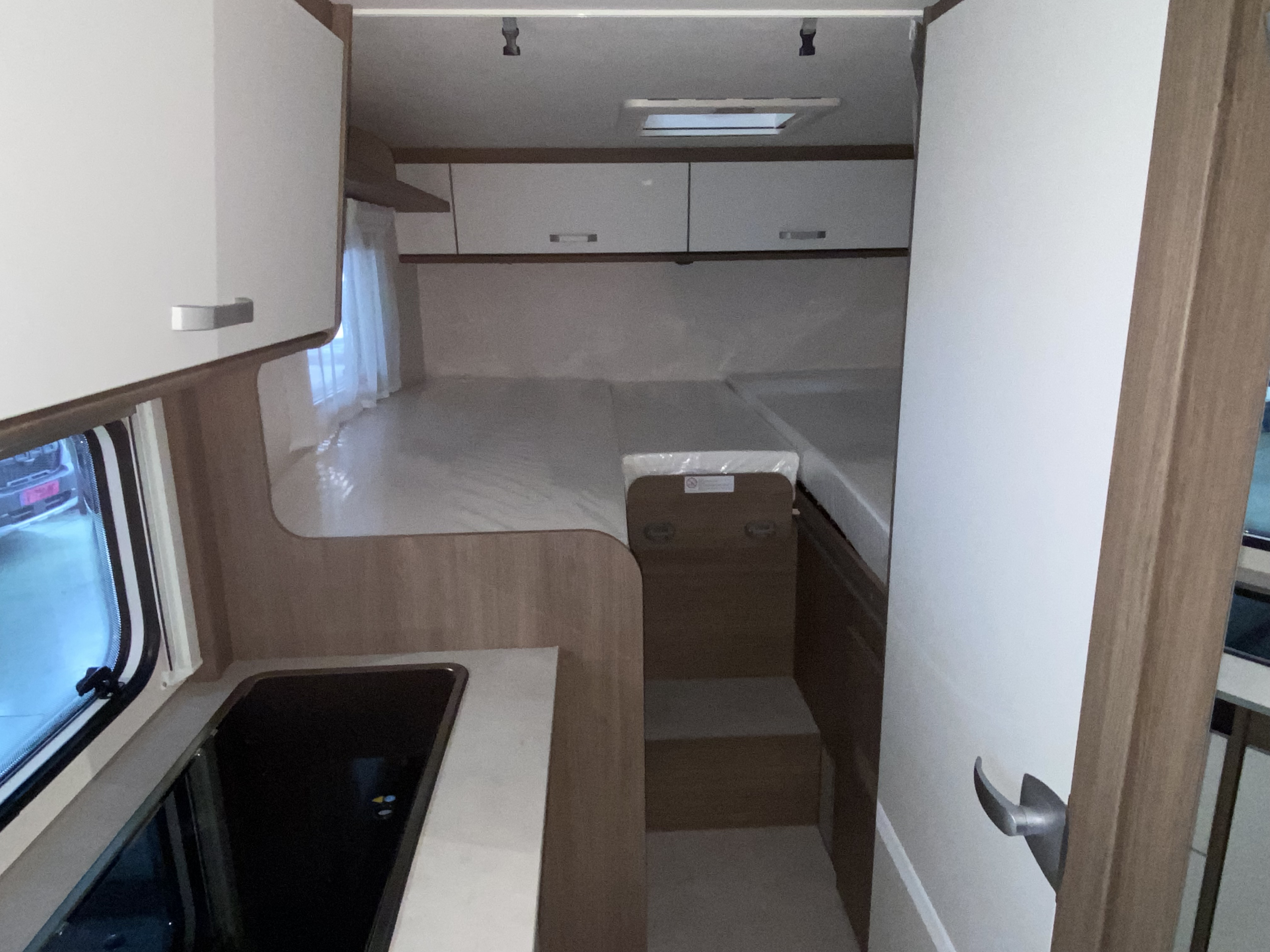 CAMPING CAR CARADO V347 PRO+