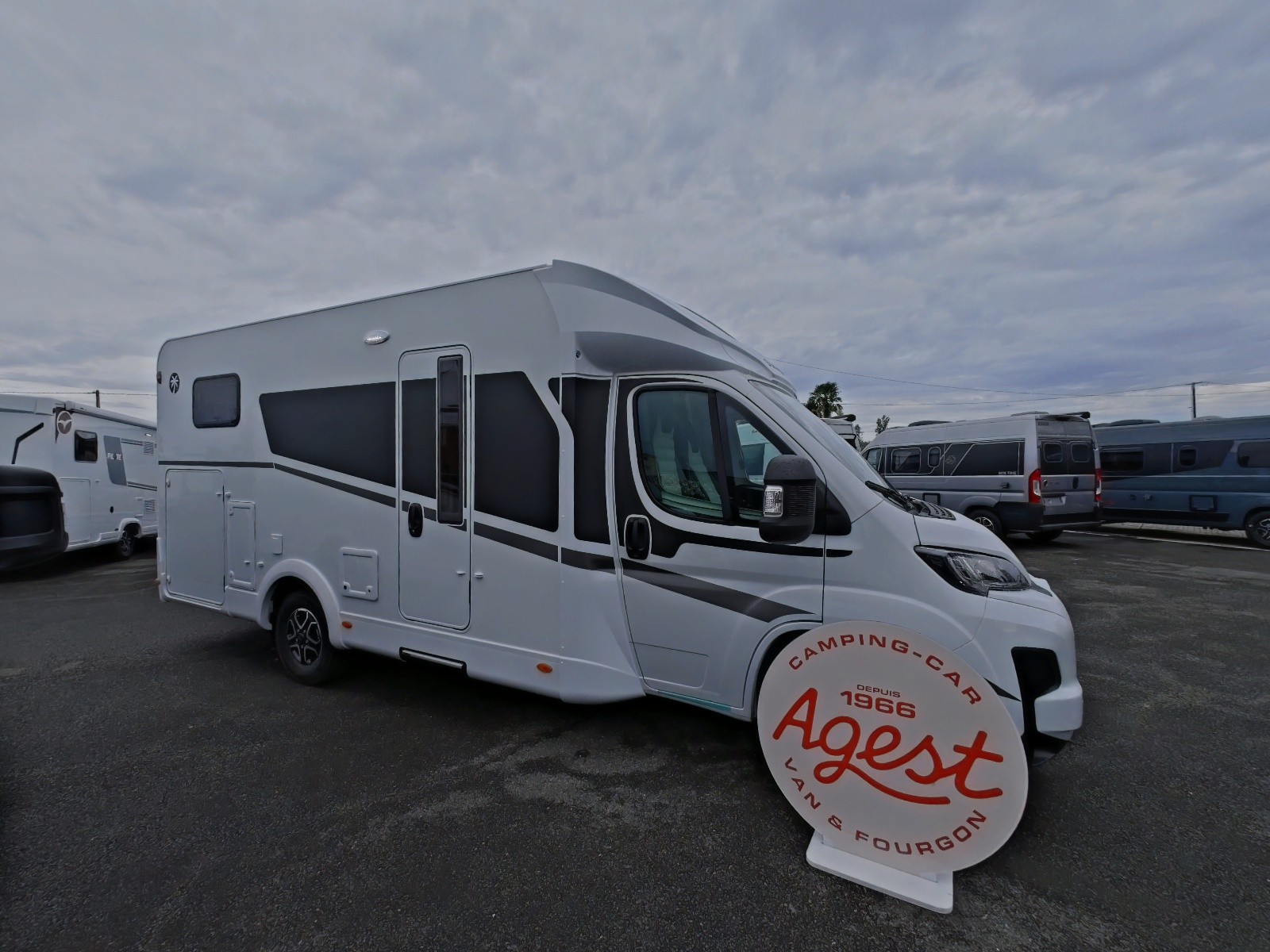 CAMPING CAR SUNLIGHT T 66 S ADVENTURE