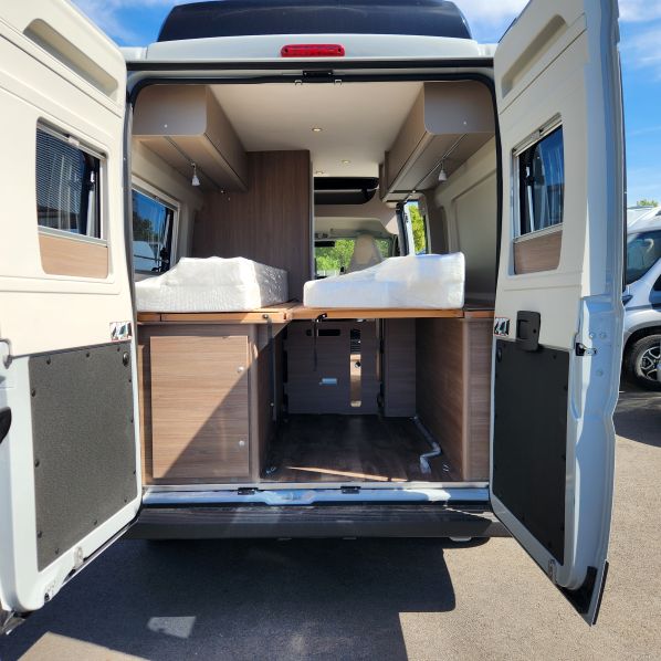 FOURGON CARADO CV 602 PRO