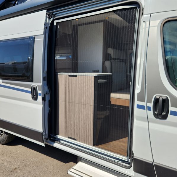 FOURGON CARADO CV 602 PRO